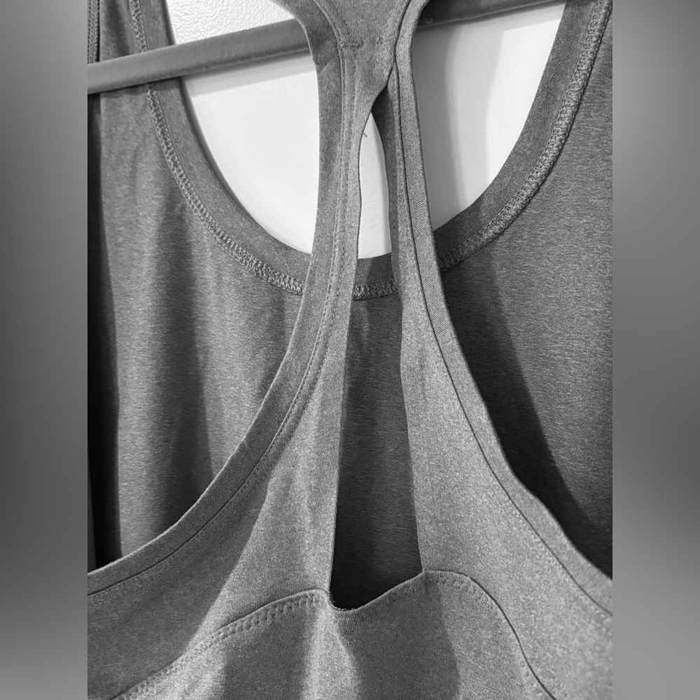 Athleta “Limitless” Keyhole Racerback Tank M - Picture 4 of 7